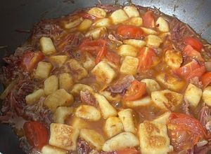Foto de Nhoque de batata frito com carne desfiada