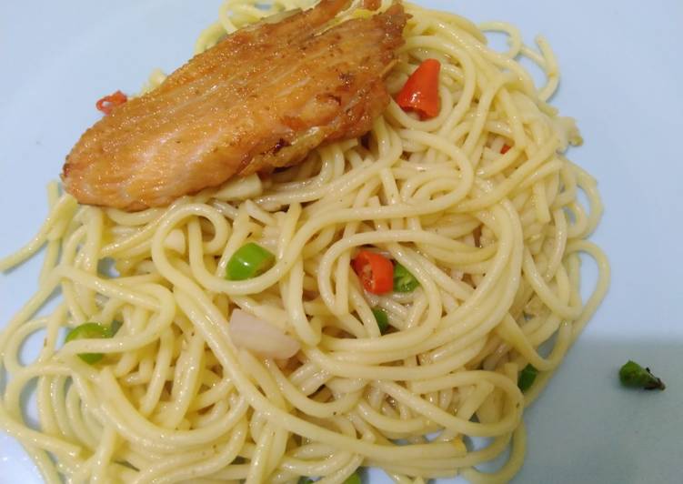 Resep Spaghetti aglio olio + salmon grill, Bisa Manjain Lidah