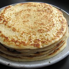 A picture of ‘Mlyntsi’ Ukrainian Thin Pancakes.