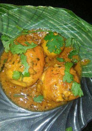 A picture of Egg curry.