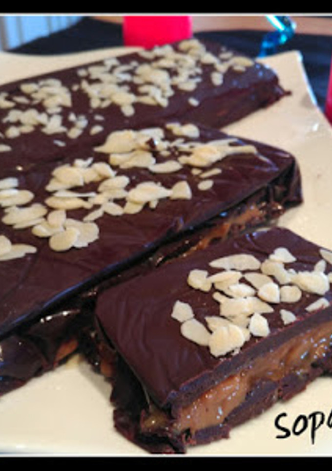 Una foto de Turrón de chocolate y dulce de leche