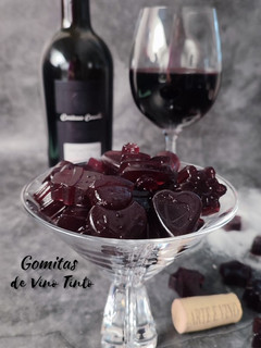 Una foto de GOMITAS DE VINO TINTO 🍷