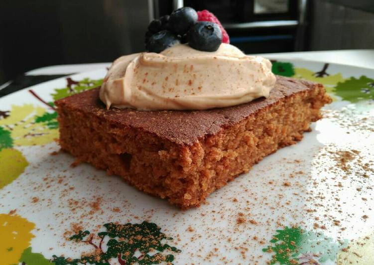 Bizcocho de remolacha y naranja con crema de mascarpone
