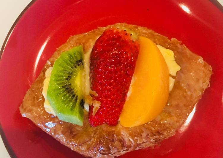 Fresh Fruit Creme Puff