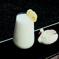 A picture of Creamy banana milk.