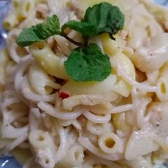 A picture of White pasta.