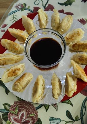 Una foto de Gyozas de pollo