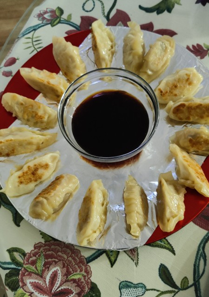 Una foto de Gyozas de pollo