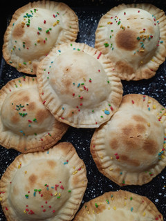 Una foto de Pastelitos sol al horno con membrillo