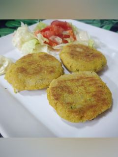 Una foto de Medallones de garbanzos y arroz