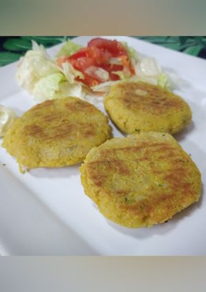 Una foto de Medallones de garbanzos y arroz