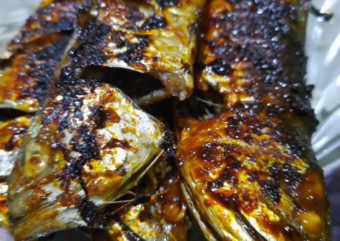 Resep Ikan Kembung Bakar Teflon Oleh Ghinara Azkadina - Cookpad