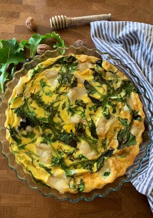 Une photo de ☆Fritatta Chèvre, Noix, Mesclun et Miel☆