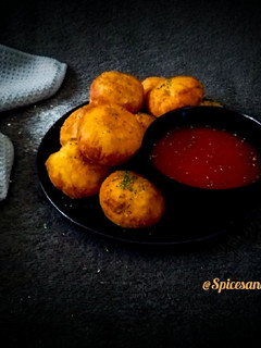 A picture of Pizza Balls/Pizza Bites.
