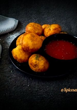 A picture of Pizza Balls/Pizza Bites.