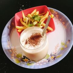 A picture of Banana Nutella Milkshake 😋.