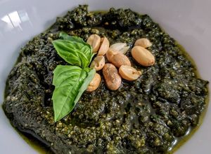 Una foto de PESTO de Albahaca🌿con Toque🍋especial...!
