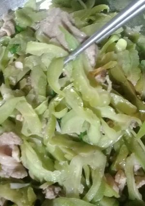 Hình của món Nạm bò xào khổ hoa.