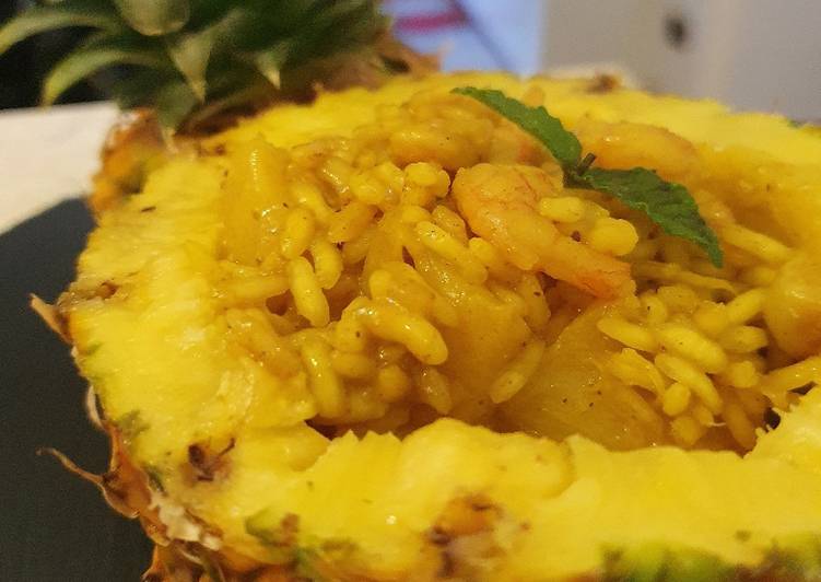 Riso all'ananas e gamberetti