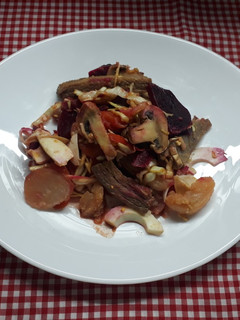 Una foto de Ensalada con matambre