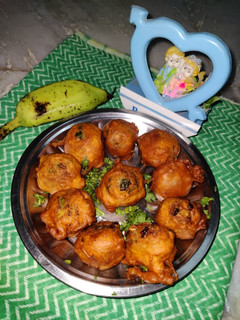 வாழைக்காய் போண்டா செய்முறை முக்கிய புகைப்படம்