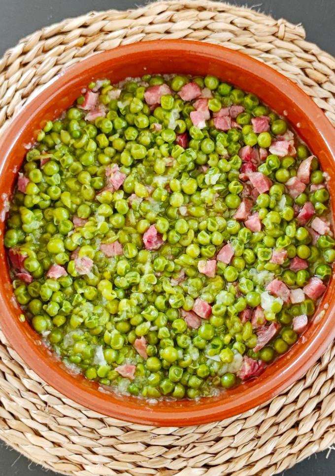Una foto de Guisantes con jamón (con o sin Thermomix)