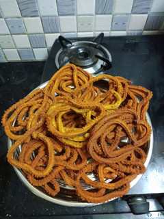 *பெப்பர் முள்ளு முறுக்கு*(mullu murukku recipe in tamil) செய்முறை முக்கிய புகைப்படம்