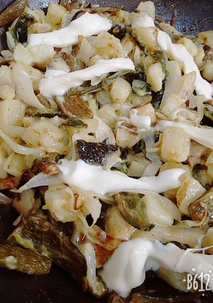 Una foto de Papas con rajas poblanas y queso! 🧀💕💋