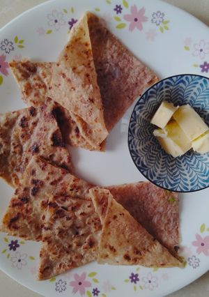 A picture of #CP# Paratha stuffed with raw singhada.