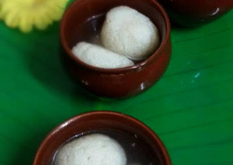 Rasgullas or Rosogolla (Bangali Spongy Rasgullas) cottage cheese balls soaked in sugar syrup