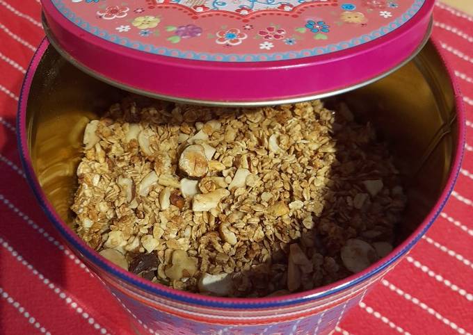 Homemade crunchy granola: Belgian style