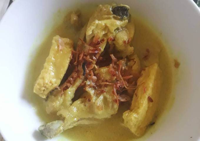 Opor Ayam Kuah Kuning