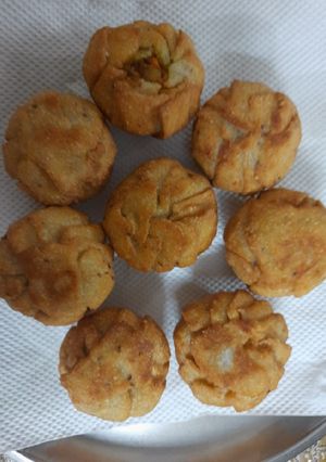 बैंगन की कचौड़ी (baingan ki kachori recipe in hindi) रेसिपी मुख्य फोटो