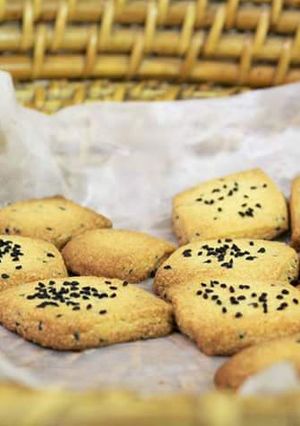 A picture of Sweet and salty cookies.