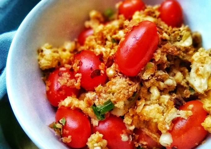 Stir Fried Eggs & Tomatoes