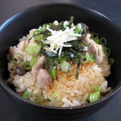 A picture of Ginger Chicken Takikomi Gohan.