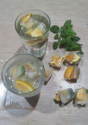 Una foto de Hielos con Naranja y Menta