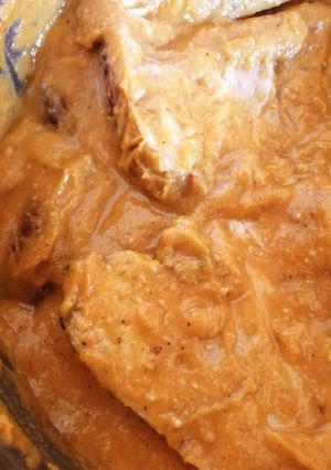 Una foto de Redondo de cerdo con salsa