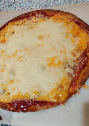 Tortilla pizza recept fotója