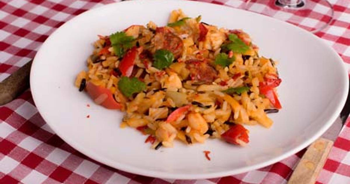 Jambalaya de jamón y pollo Receta de CESAR JAVIER FUENTES SAHCNEZ- Cookpad