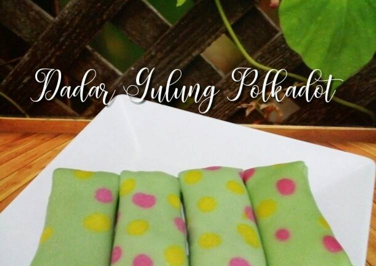 240.Dadar Gulung Polkadot