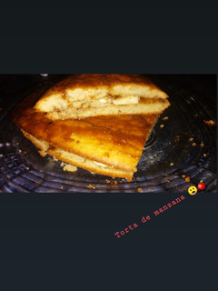 Una foto de Torta de manzana 🍎🍰