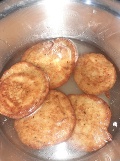 मालपुआ (malpua recipe in Hindi) रेसिपी मुख्य फोटो