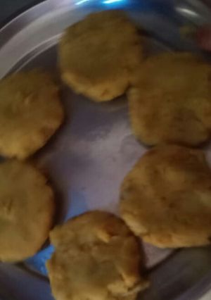 A picture of Aloo tikki.