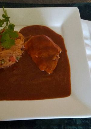 Una foto de Mole estilo Juchipila