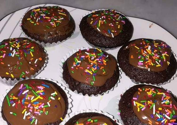 Simple Way to Make Homemade Nuttela Chocolate cupcakes