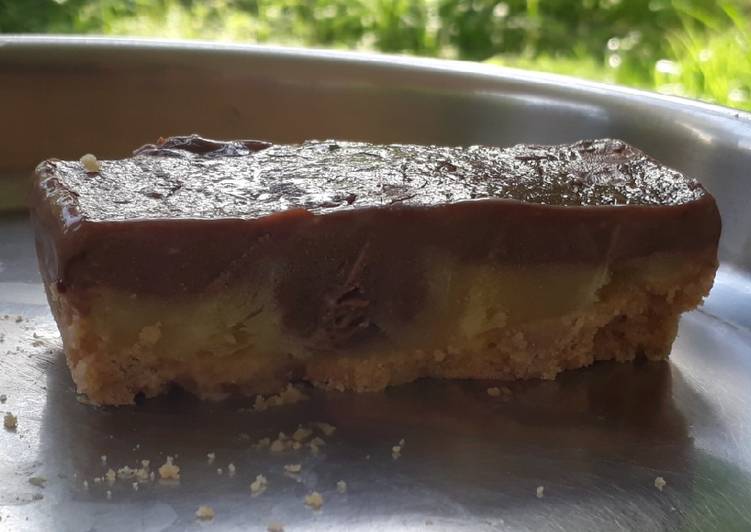 Recipe of Any-night-of-the-week 3-layered custard chocolate cake - Eggless and without oven