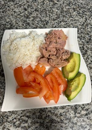 Una foto de Atún y arroz✨ 380kcal