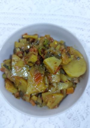 A picture of Potato with spring onion.
