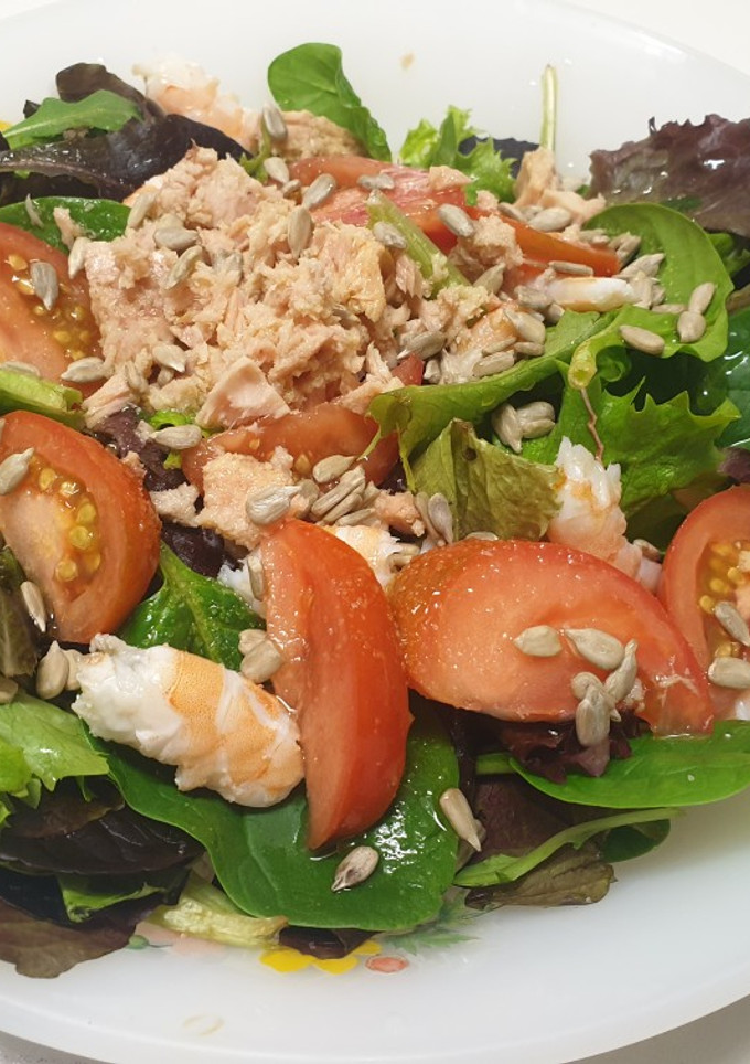 Una foto de Ensalada de langostinos